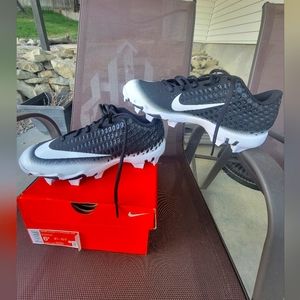 Boys baseball cleats